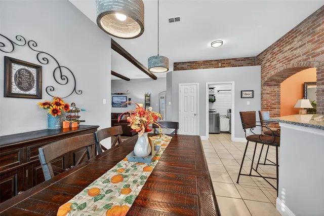 $439,900 | 289 Hilltop Drive, Justin, TX 76247