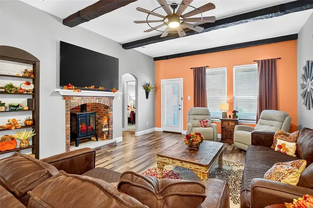 $439,900 | 289 Hilltop Drive, Justin, TX 76247