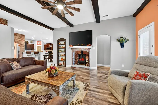 $439,900 | 289 Hilltop Drive, Justin, TX 76247