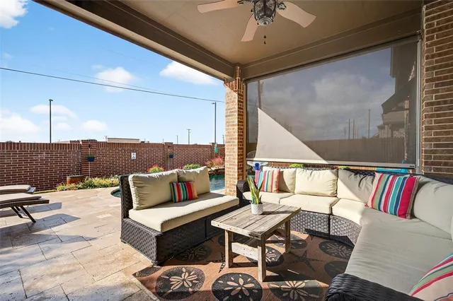 $439,900 | 289 Hilltop Drive, Justin, TX 76247