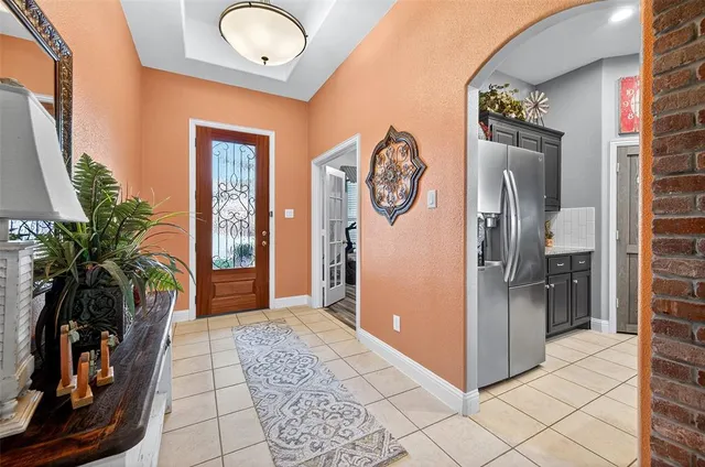 $439,900 | 289 Hilltop Drive, Justin, TX 76247