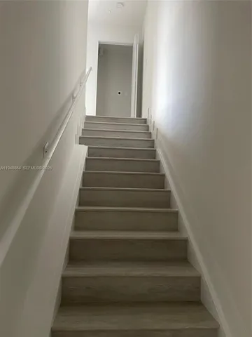 $3,000 | 2555 Northeast 193rd Street, Unit 2220, Miami, FL 33180