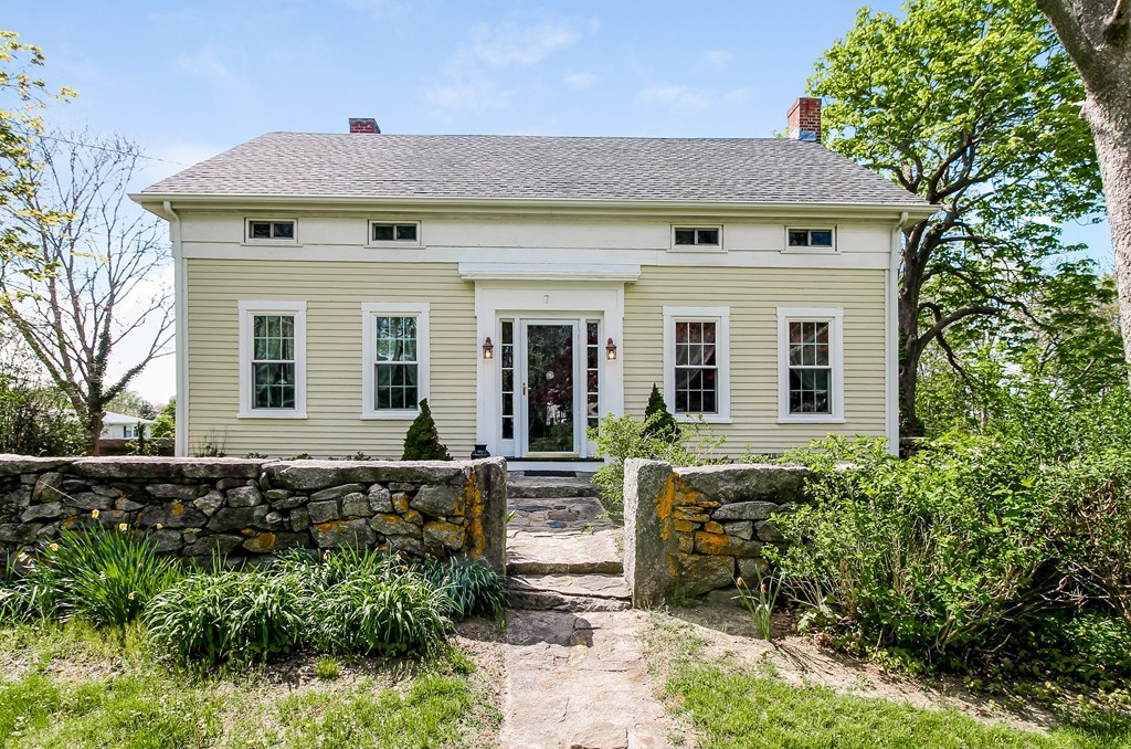 7 Robert Street Tiverton, RI 02878 - Photo 2 of 30