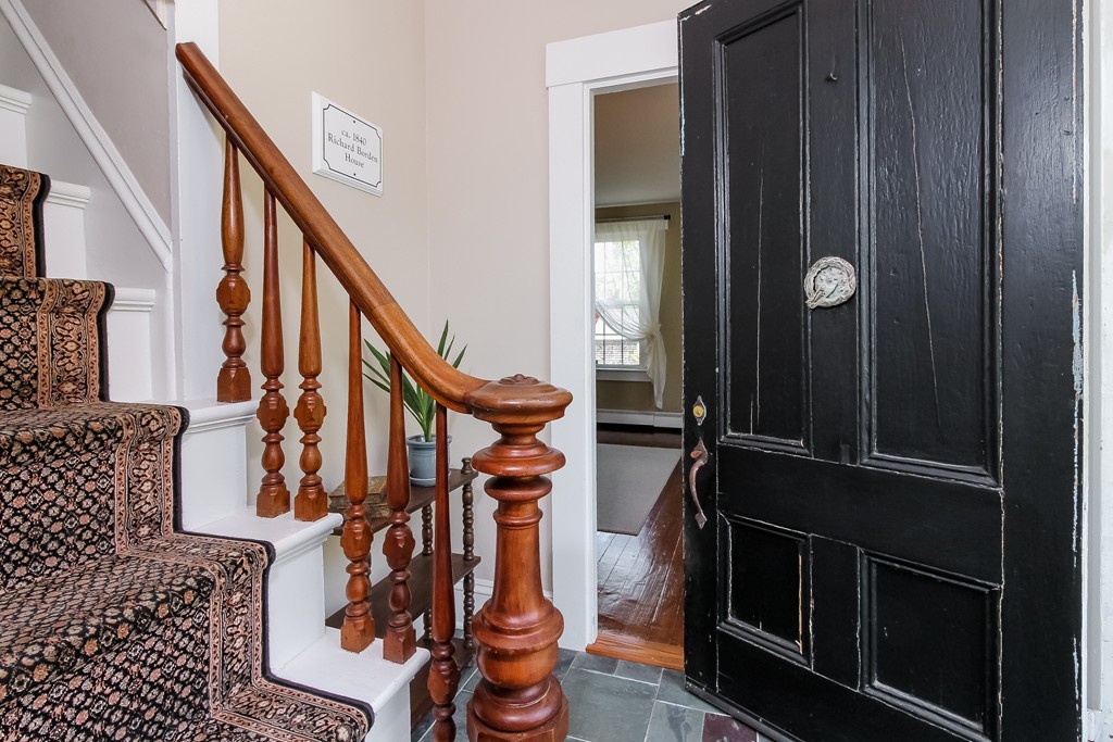 7 Robert Street Tiverton, RI 02878 - Photo 3 of 30