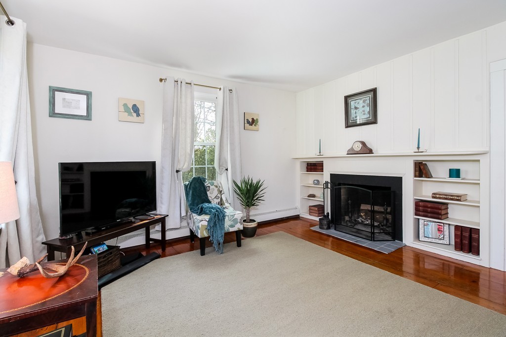 7 Robert Street Tiverton, RI 02878 - Photo 4 of 30