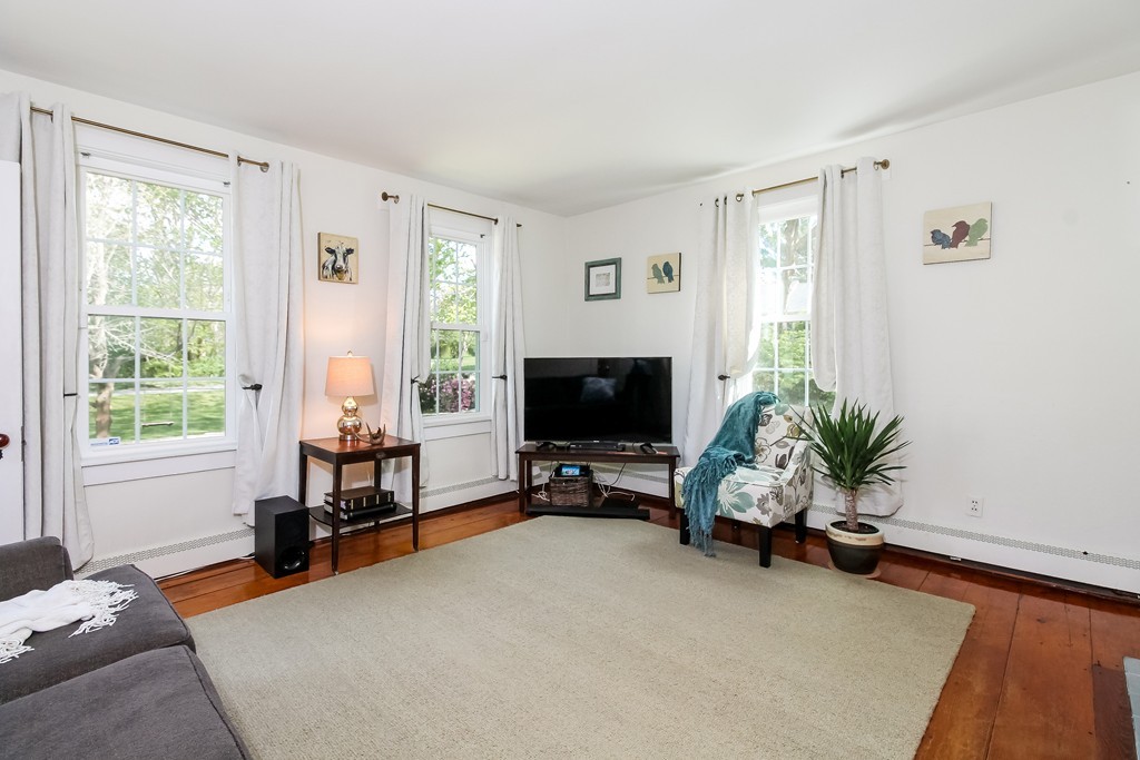 7 Robert Street Tiverton, RI 02878 - Photo 5 of 30