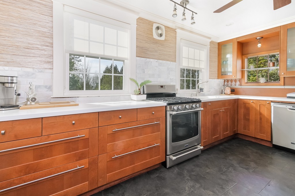 7 Robert Street Tiverton, RI 02878 - Photo 7 of 30