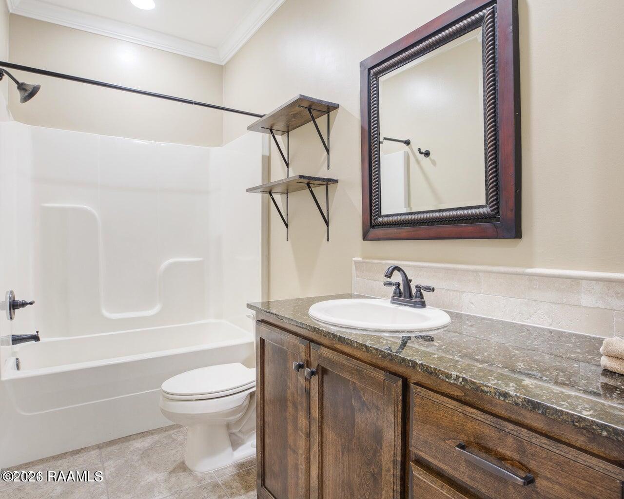 918 Russo Road New Iberia, LA 70563 - Photo 11 of 14 20240830171327070044000000-o