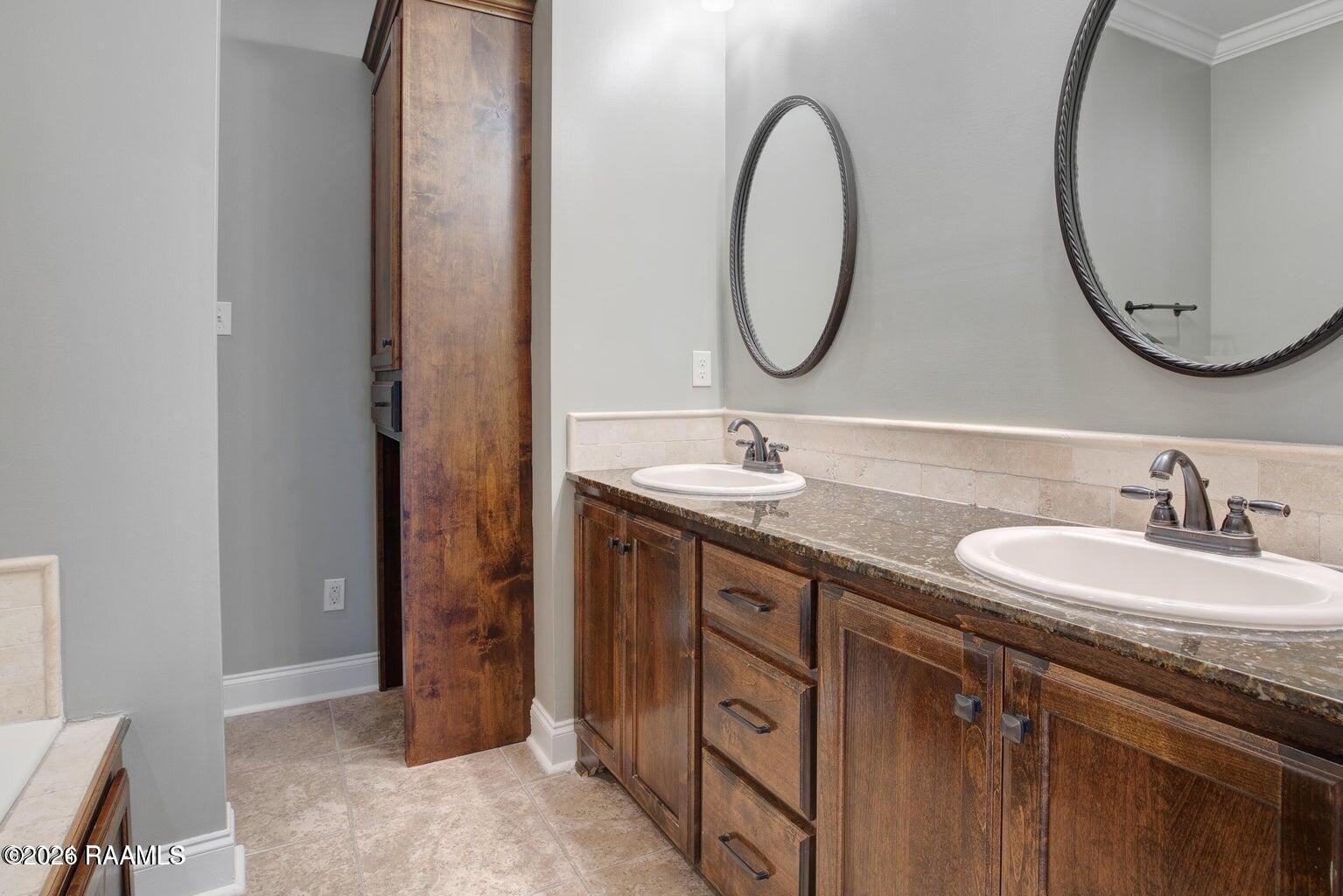 918 Russo Road New Iberia, LA 70563 - Photo 9 of 14 20240830171311778003000000-o