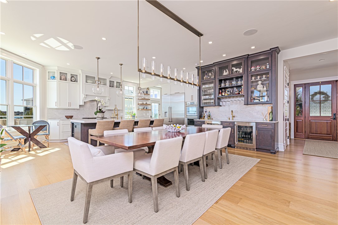 10 Coulter Street Jamestown, RI 02835 - Photo 14 of 48 Dining area with wet bar