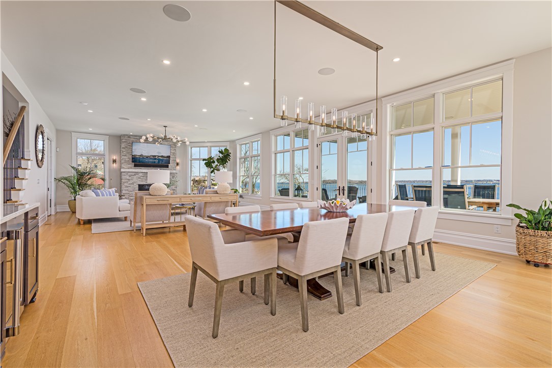 10 Coulter Street Jamestown, RI 02835 - Photo 16 of 48 Open dining area