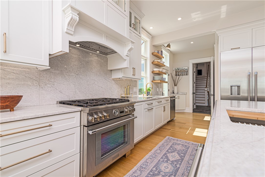 10 Coulter Street Jamestown, RI 02835 - Photo 18 of 48 Chef's style kitchen