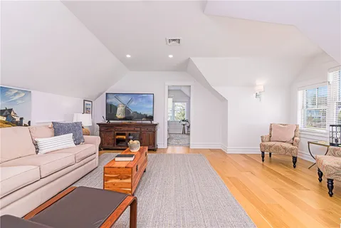 $6,999,000 | 10 Coulter Street, Jamestown, RI 02835