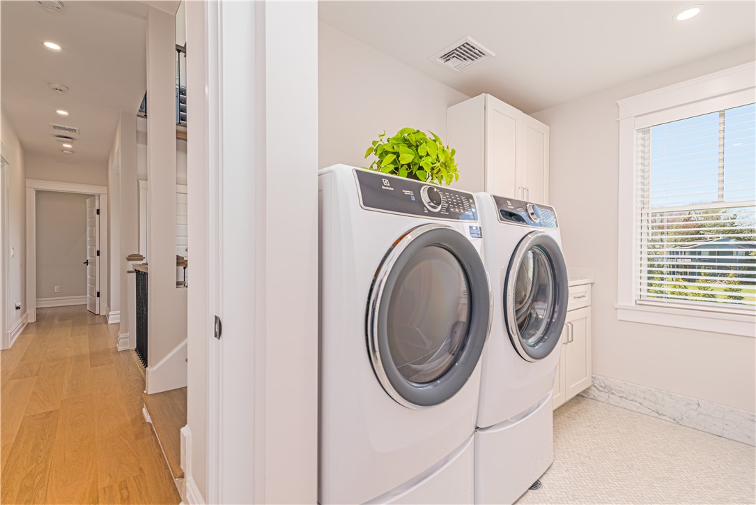 10 Coulter Street Jamestown, RI 02835 - Photo 33 of 48 Spacious 2nd floor laundry room