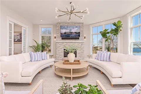 $6,999,000 | 10 Coulter Street, Jamestown, RI 02835