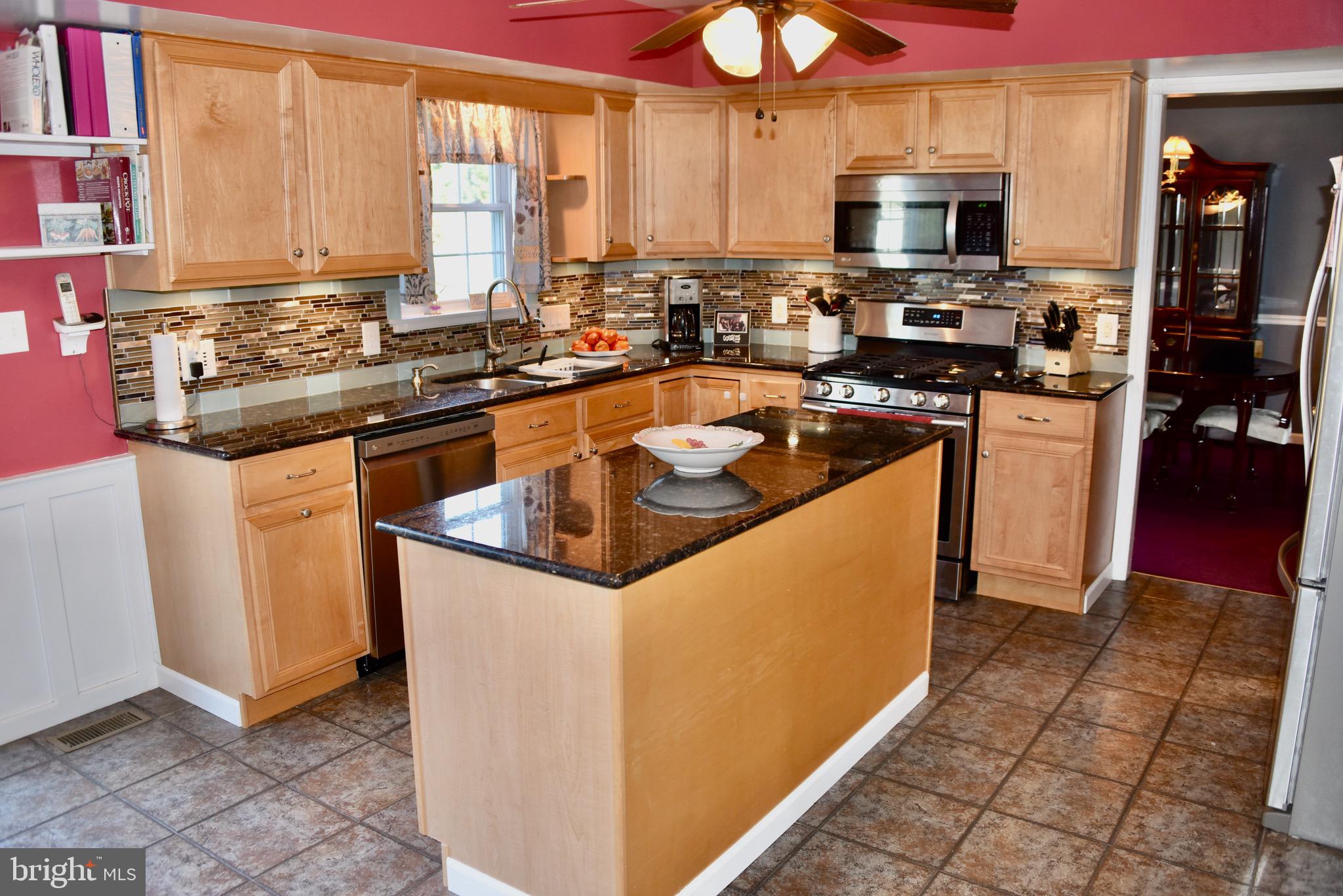 19 Roxberry Drive Reading, PA 19608 - Photo 7 of 33