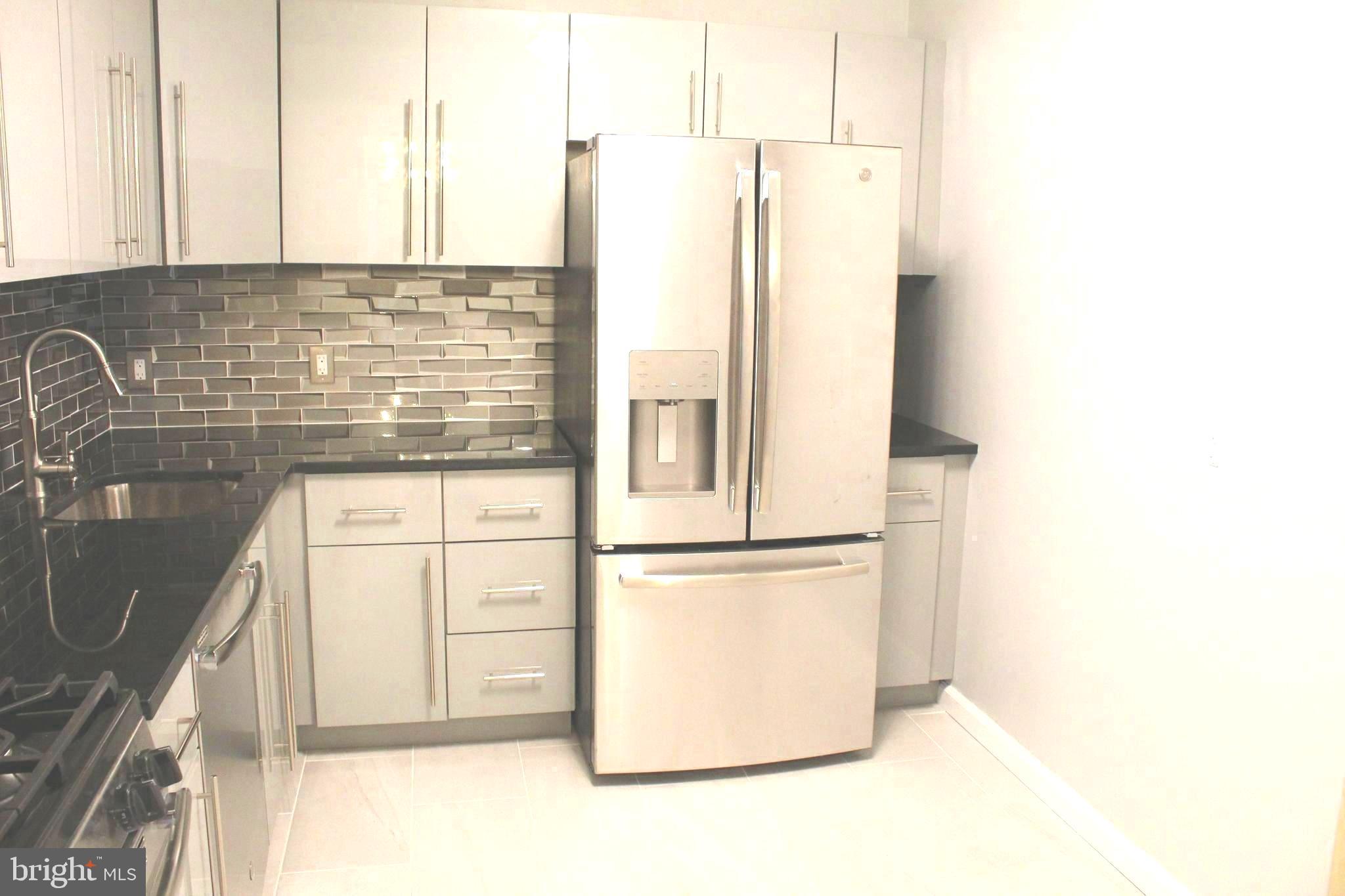 5101 River Road, Unit 1815 Bethesda, MD 20816 - Photo 10 of 35 Kitchen