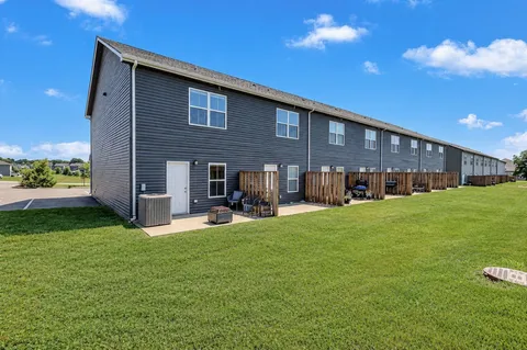 $235,900 | 216 Drayton Drive, Unit H, Clarksville, TN 37042