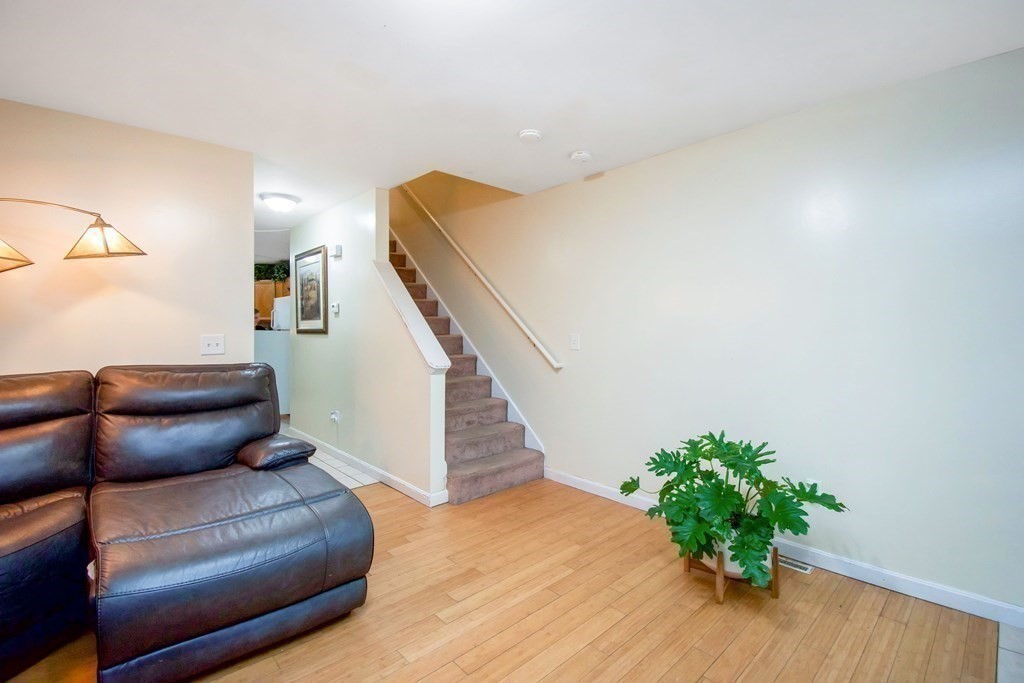 21-23 Pequot Street Springfield, MA 01151 - Photo 4 of 42 Gallery Image 4