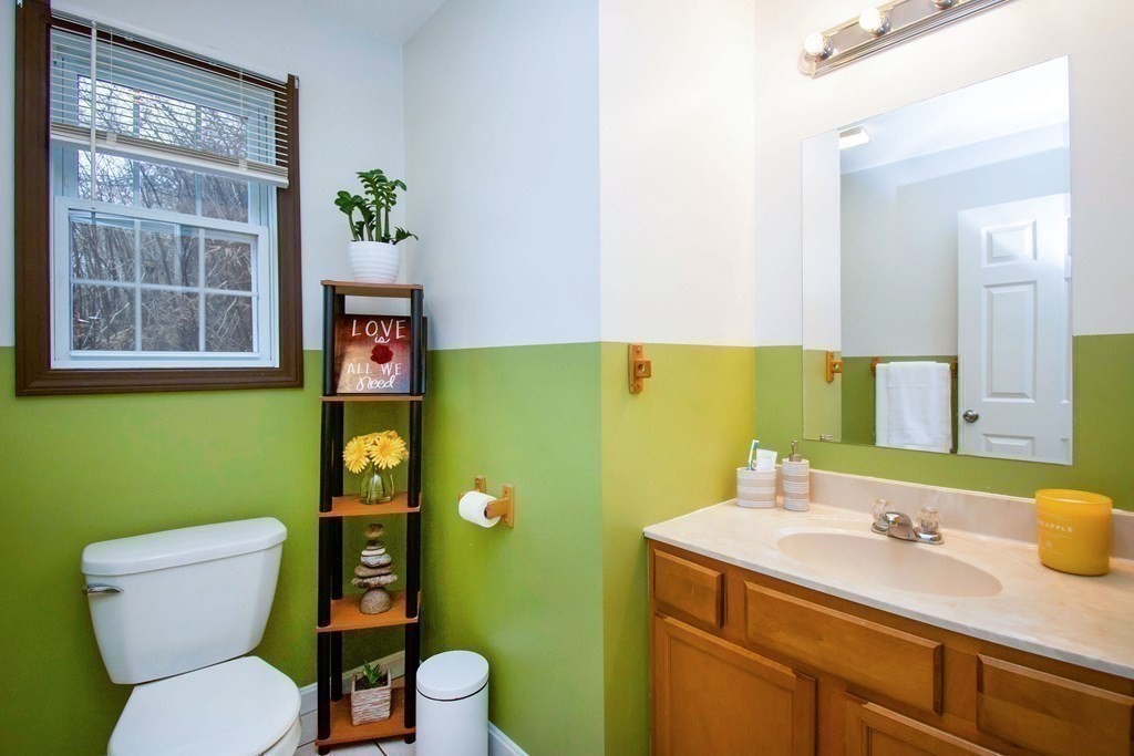 21-23 Pequot Street Springfield, MA 01151 - Photo 7 of 42 Gallery Image 7