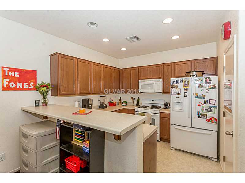 920 Sable Chase Place Henderson, NV 89011 - Photo 10 of 26 Kitchen.