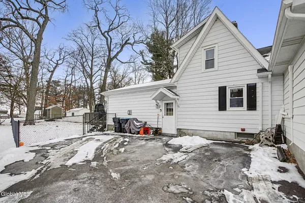 $328,200 | 7 Groveland Avenue, Rotterdam, NY 12306