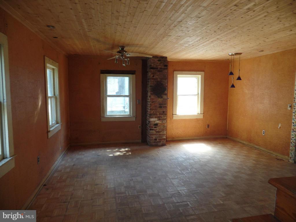 5532 Galestown Road Rhodesdale, MD 21659 - Photo 5 of 9 Living Room