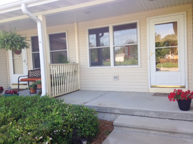 212 Finley Circle Grand Ridge, IL 61325 - Photo 3 of 11 a view of a house with a porch
