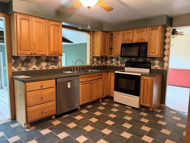 1656 Pulaski Mercer Road Mercer, PA 16137 - Photo 4 of 29 KITCHEN