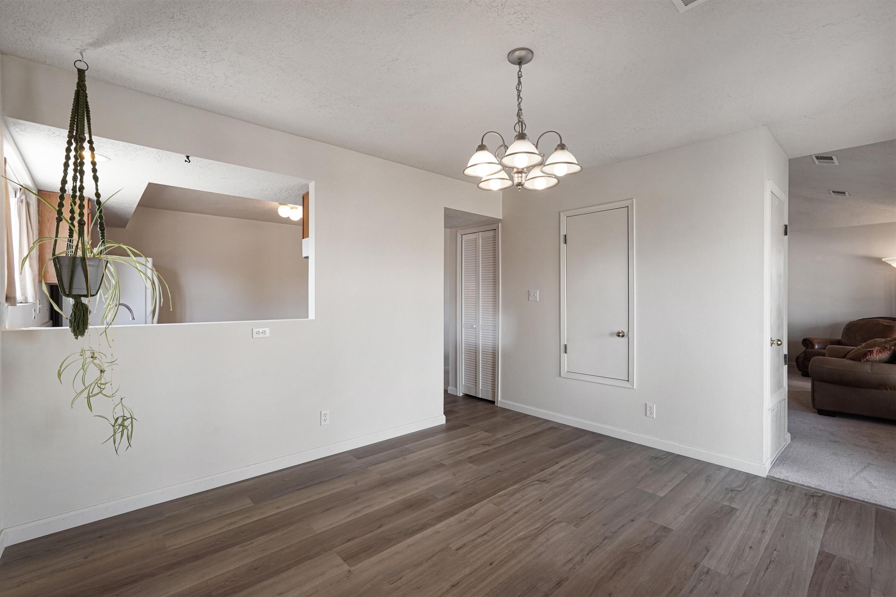 2566 Diamond Peak Drive Northeast Rio Rancho, NM 87144 - Photo 12 of 31 Gallery Image 12