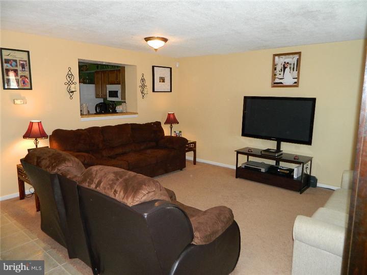 70 Vanderbilt Court Sicklerville, NJ 08081 - Photo 3 of 12