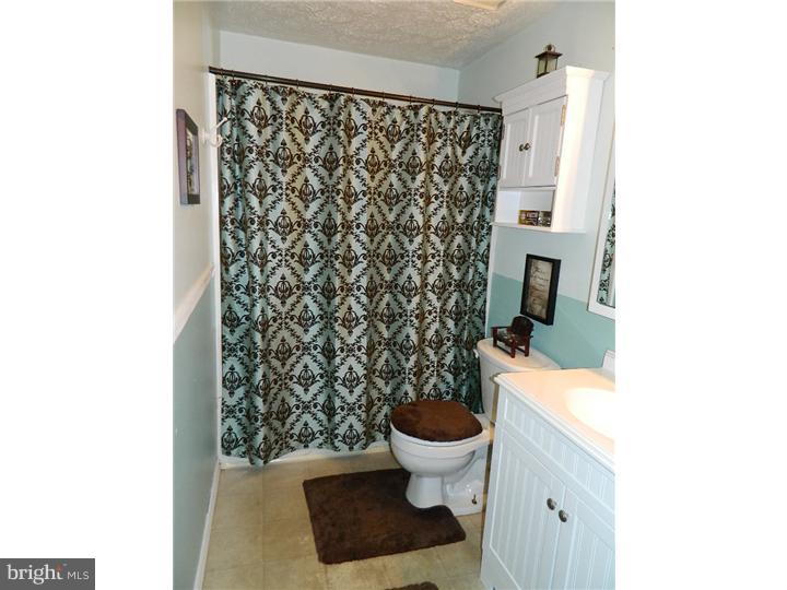 70 Vanderbilt Court Sicklerville, NJ 08081 - Photo 8 of 12