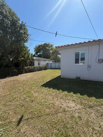 $3,300 | 2815 Van Buren Street, Hollywood, FL 33020