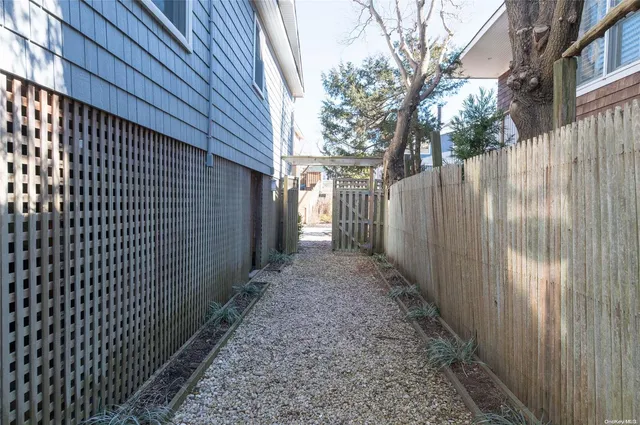 a view of a pathway of a house