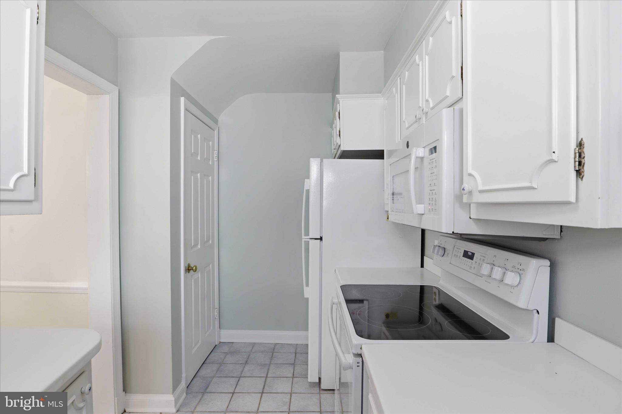 10010 Raynor Road Silver Spring, MD 20901 - Photo 16 of 45 Kitchen