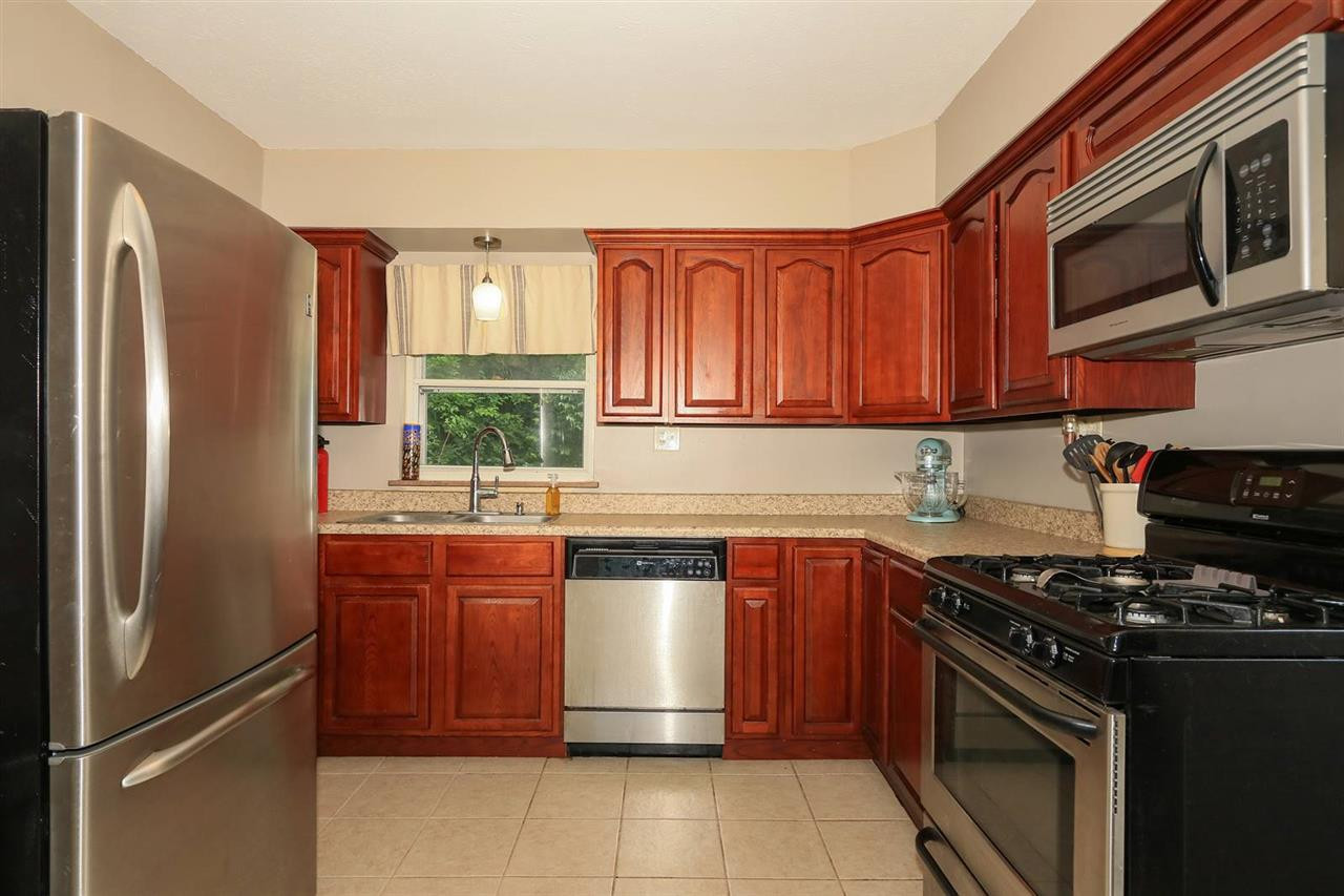359 Riddle Place Newport, KY 41071 - Photo 10 of 26 Gallery Image 10