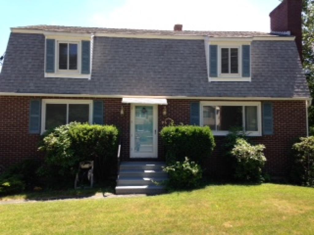 95 Mooresville Road Manchester, NH 03103 - Photo 2 of 26