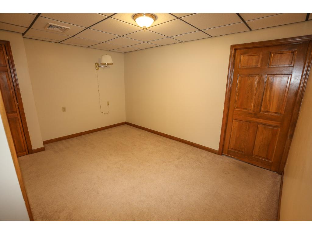 95 Mooresville Road Manchester, NH 03103 - Photo 25 of 26