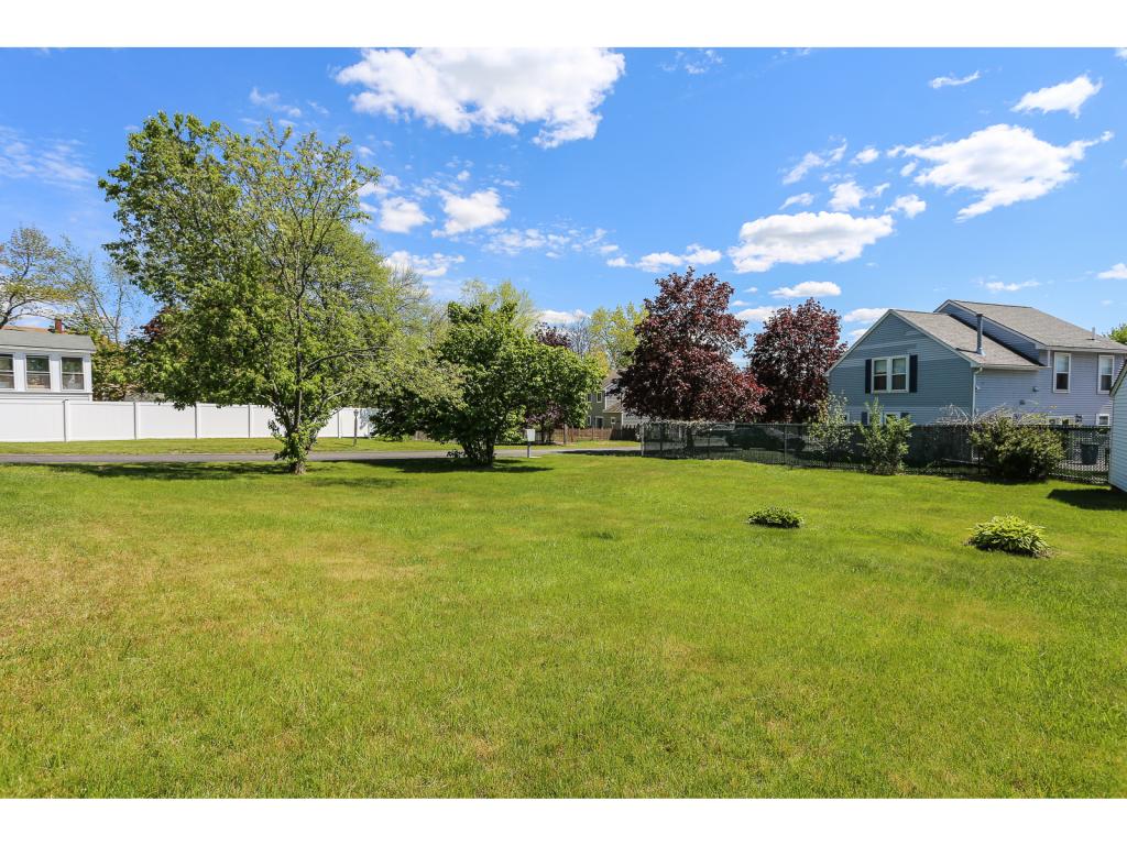 95 Mooresville Road Manchester, NH 03103 - Photo 6 of 26
