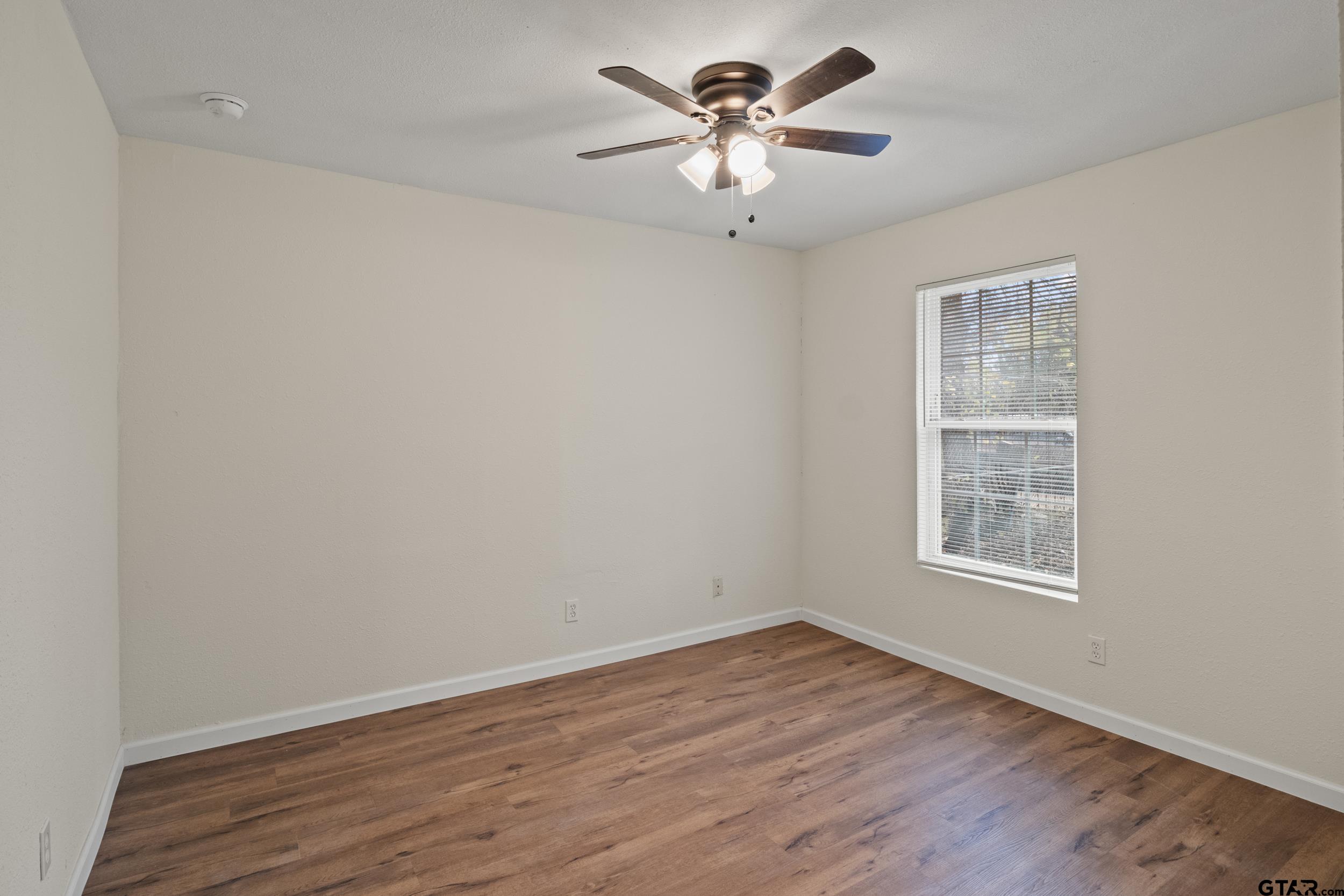 903 Hester Street Arlington, TX 76011 - Photo 9 of 17