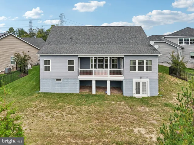 a view of a tennis court