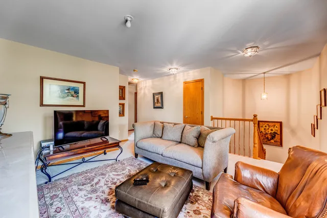 $437,900 | 14517 Albany Avenue, Lemont, IL 60439