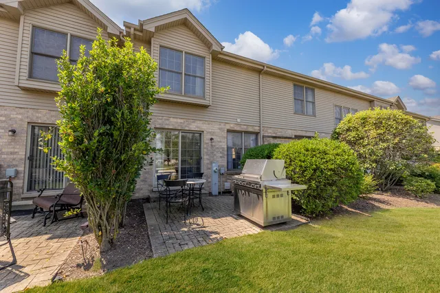 $437,900 | 14517 Albany Avenue, Lemont, IL 60439