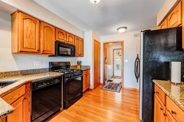 $437,900 | 14517 Albany Avenue, Lemont, IL 60439