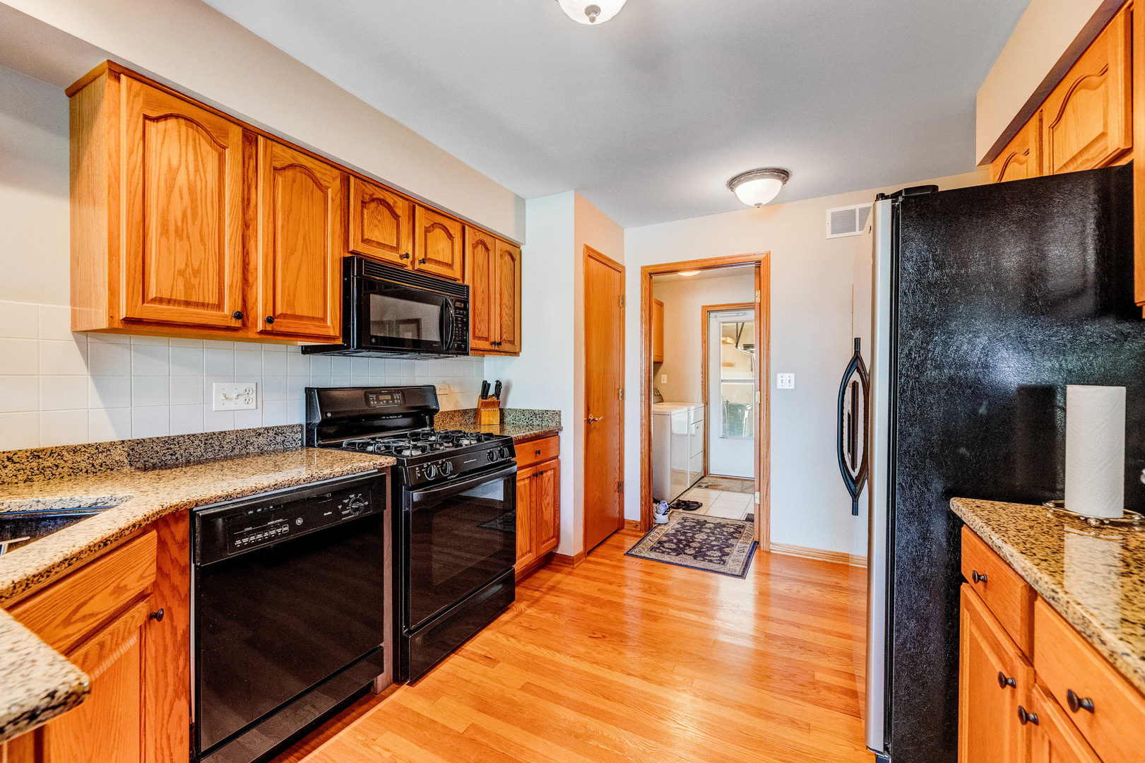 14517 Albany Avenue Lemont, IL 60439 - Photo 7 of 22