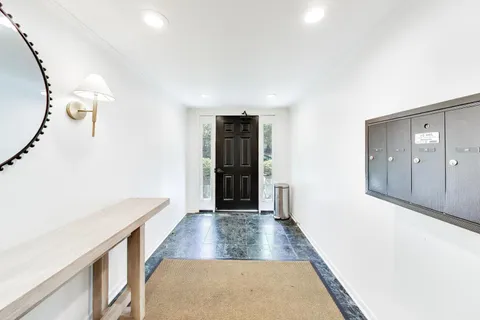 $875,000 | 628 West Wrightwood Avenue, Unit 3W, Chicago, IL 60614
