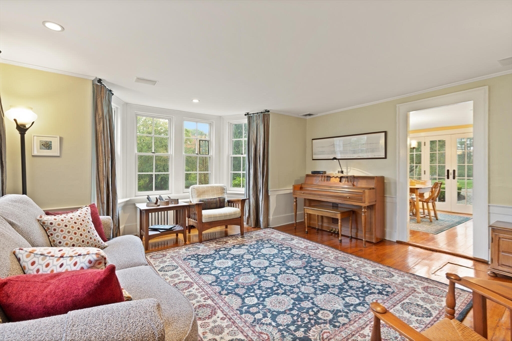 407 Highland Street Milton, MA 02186 - Photo 14 of 40