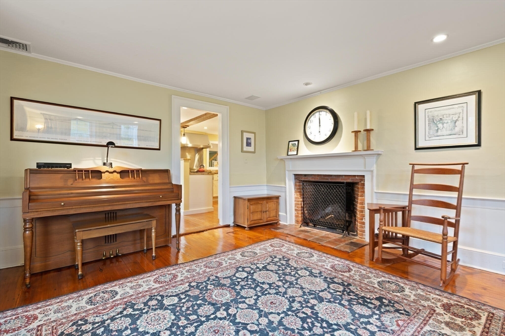 407 Highland Street Milton, MA 02186 - Photo 16 of 40