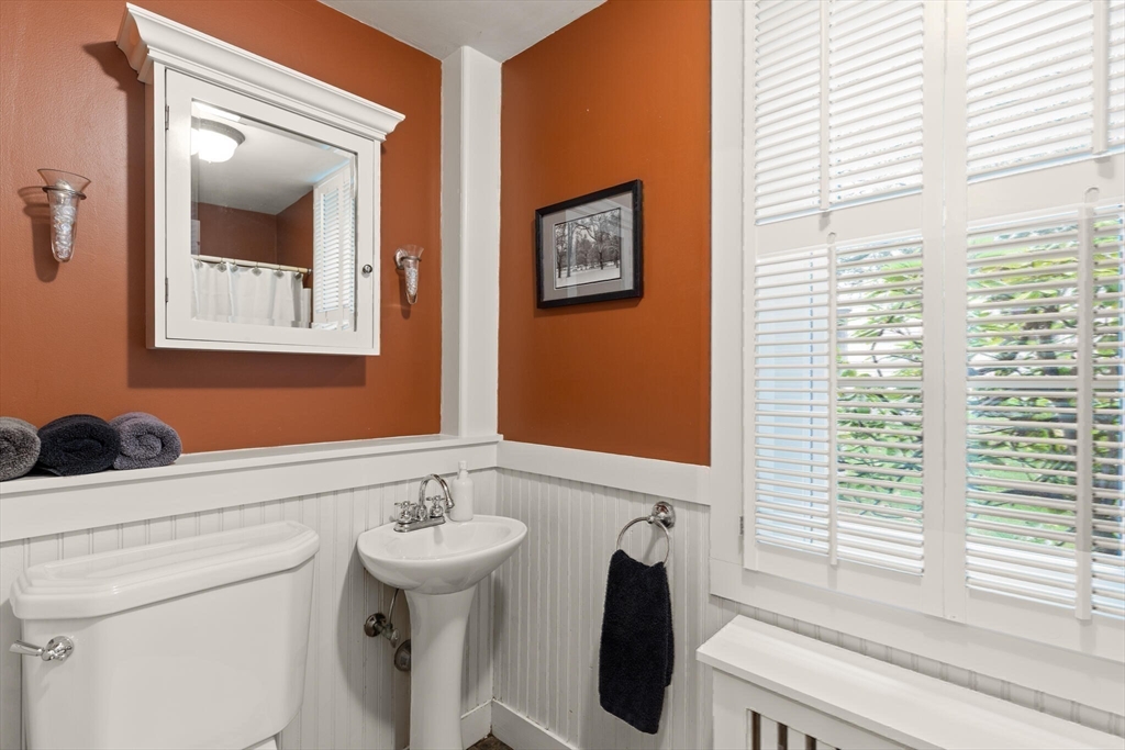 407 Highland Street Milton, MA 02186 - Photo 35 of 40