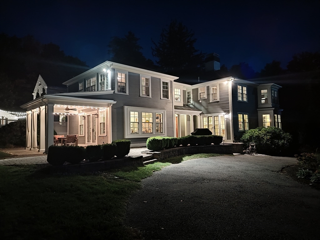 407 Highland Street Milton, MA 02186 - Photo 4 of 40